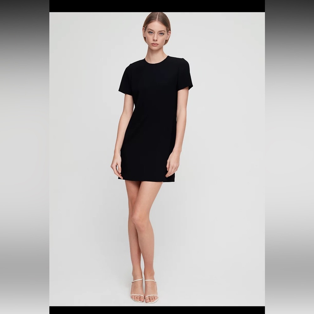 Aritzia Babaton shirt dress. Black size 4